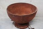 The traditional bowl is the utensil in which Eegimaa people used to serve all their meals. Today it has been replaced by other new kinds of bowls like aluminium bowls, and its use is mainly restricted to containing offerings in food for rituals.